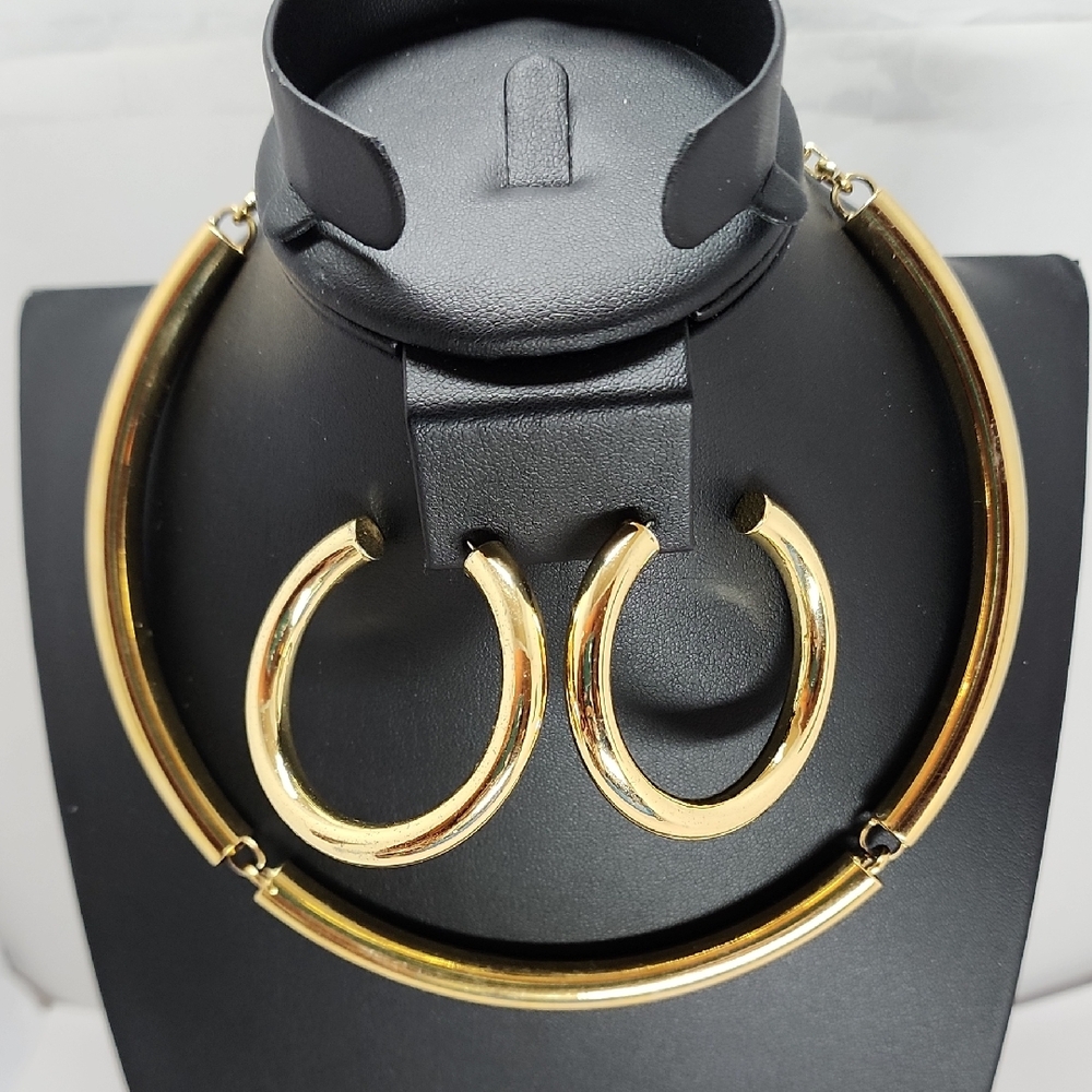 Ann Taylor Gold Necklace Modern Jewelry